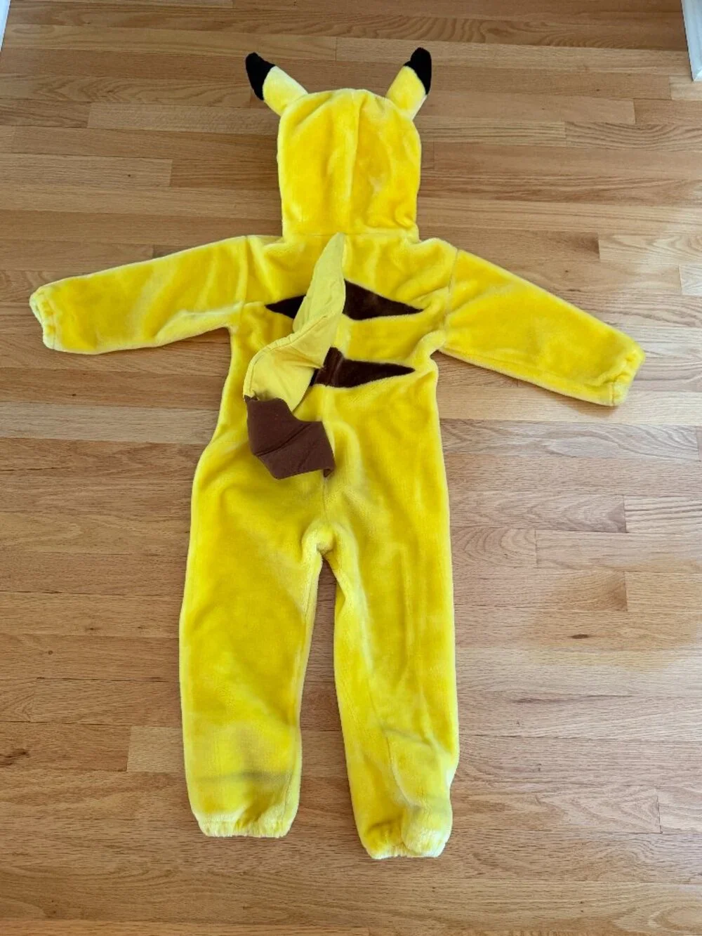 Vintage Warner Bros Pokemon Pikachu Costume Size Small